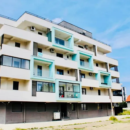 Lyvan's Wild - Mamaia Nord