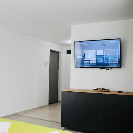 Lyvan's Wild - Mamaia Nord Apartment Navodari