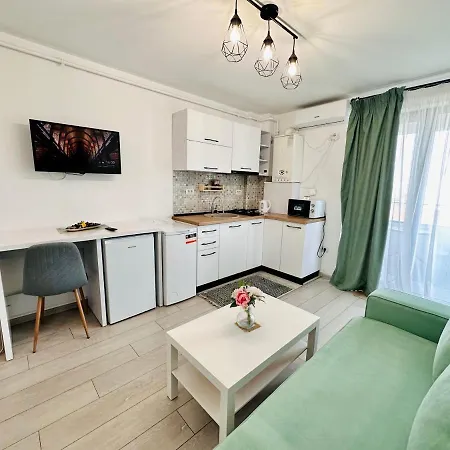 Apartment Lyvan's Wild - Mamaia Nord *
