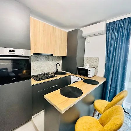 Apartment Lyvan's Wild - Mamaia Nord